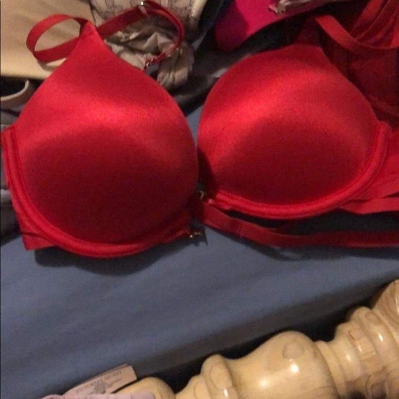 Bra Bundle size 32a/b all fit around the same size. two are 30b but fit same - Picture 7 of 13